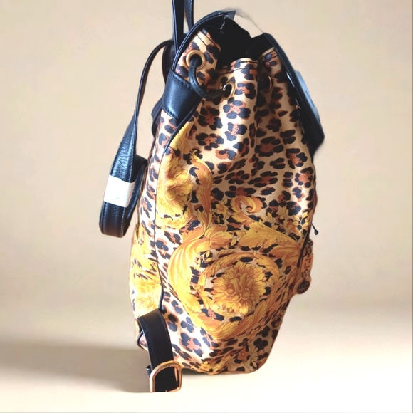 Gianni Versace ✨️LIKE NEW GOLD ERA Vintage Leopard Sunburst Backpack - Picture 10 of 17